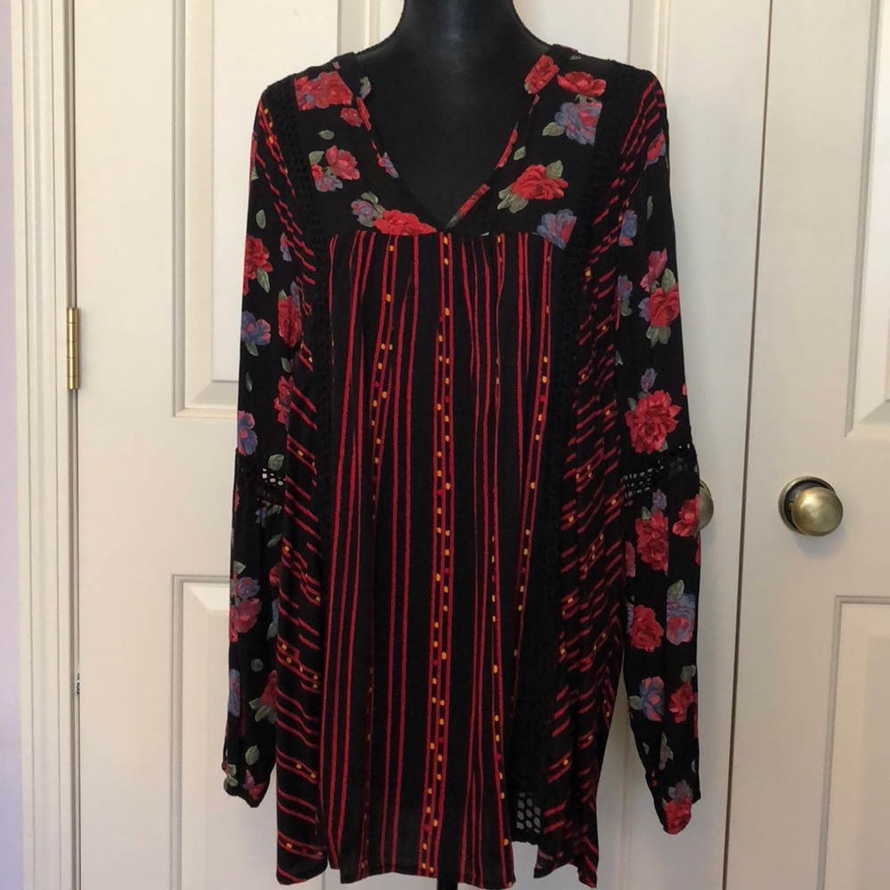 Torrid Plus Size 2X Top Tunic Black Red Boho Rayon